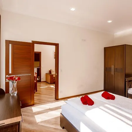 Rynok Square 12 Apartament *