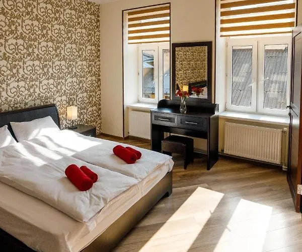 Апартаменты Rynok Square 12 *